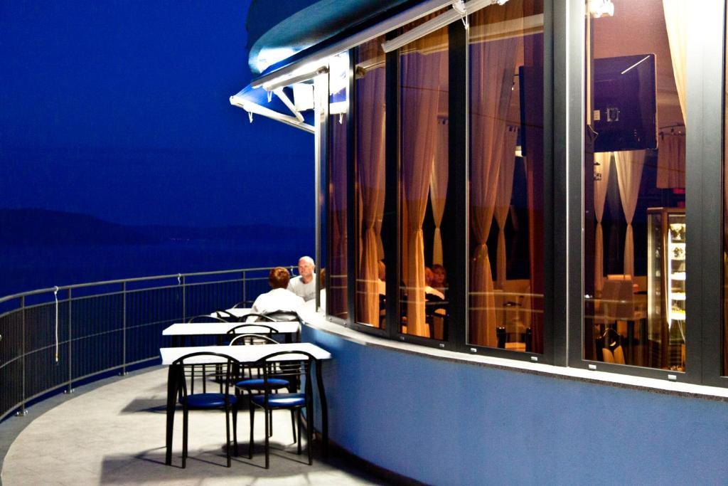 Hotel Flanona Plomin Exteriör bild